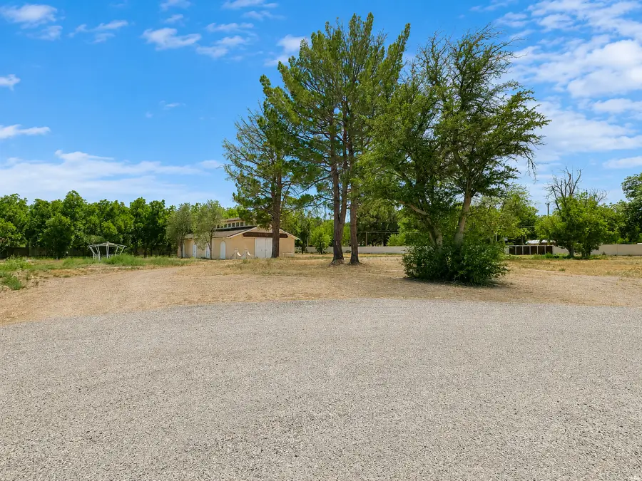 2306 W 27th St, Roswell, NM 88201 - #2