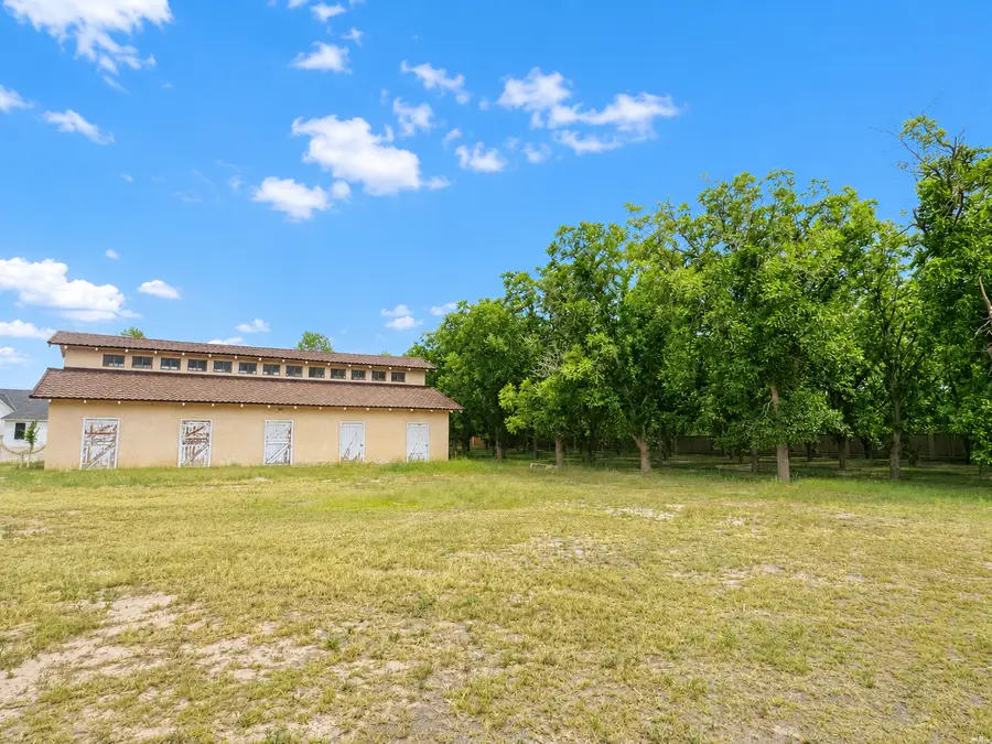 2306 W 27th St, Roswell, NM 88201 - #3