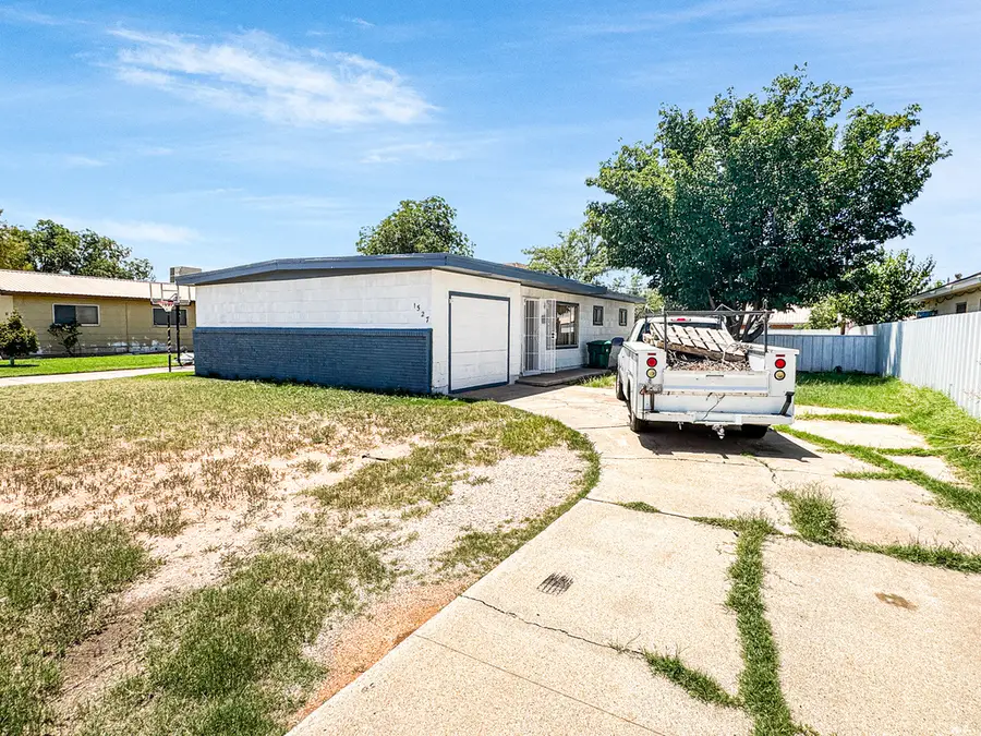 1527 N Breckon Dr, Hobbs, NM 88240 - #2