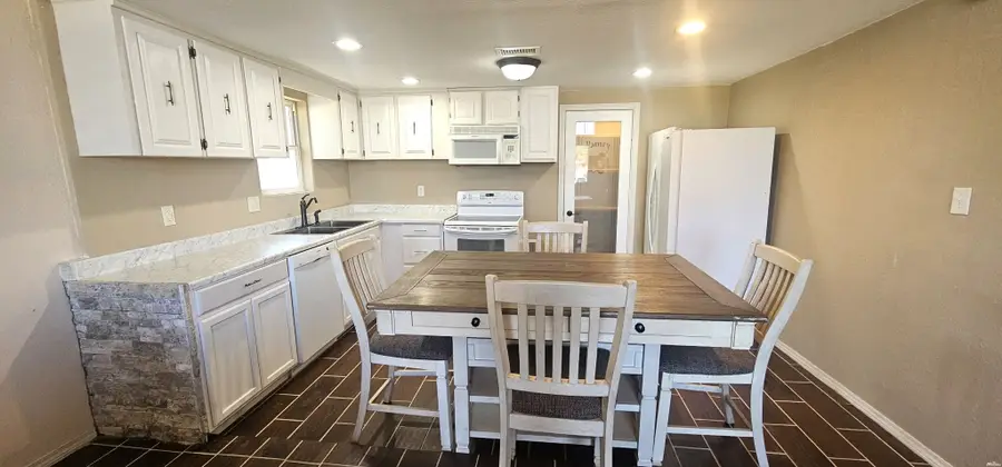 705 N Tenth St, Carlsbad, NM 88220 - #3