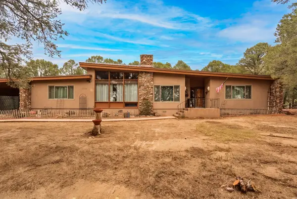 1319 Park Hill St, Raton, NM 87740