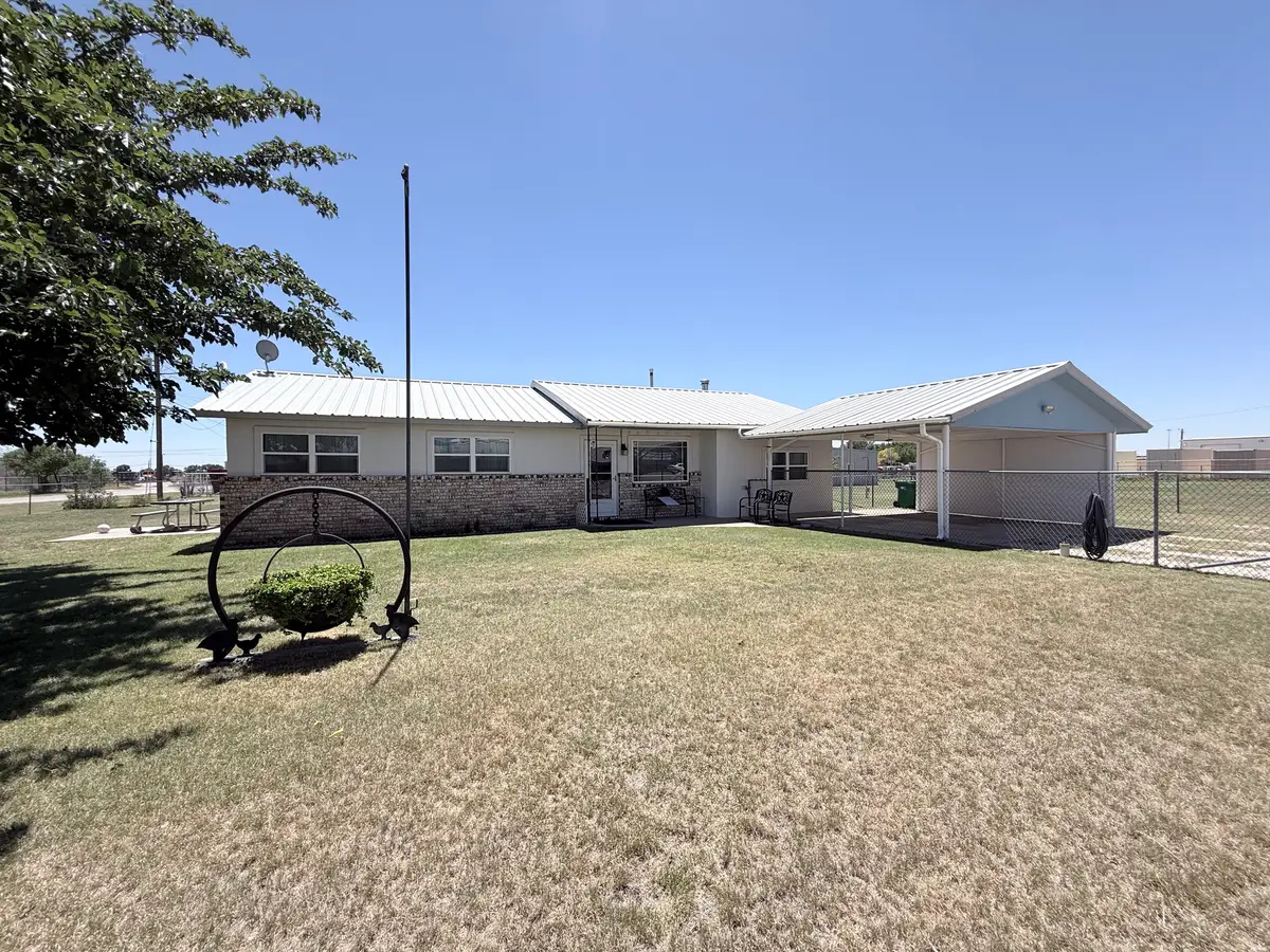 909 Ave B, Lovington, NM 88260 - #1