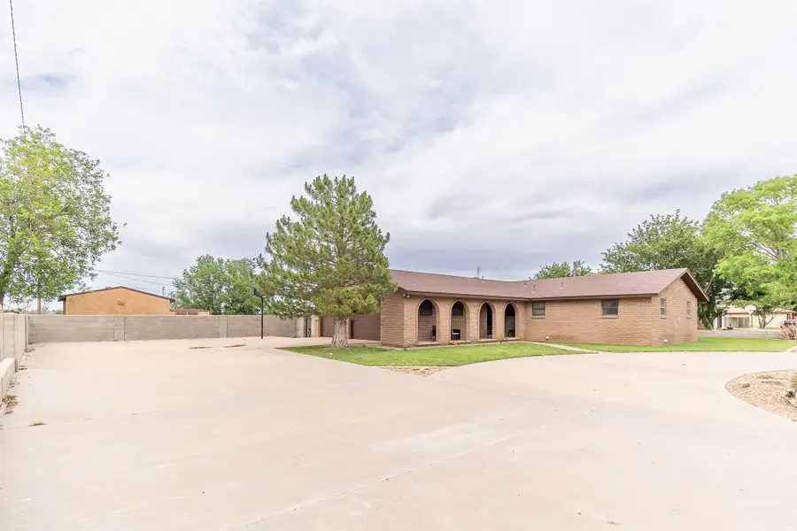 2111 E 1st St, Portales, NM 88130 - #2