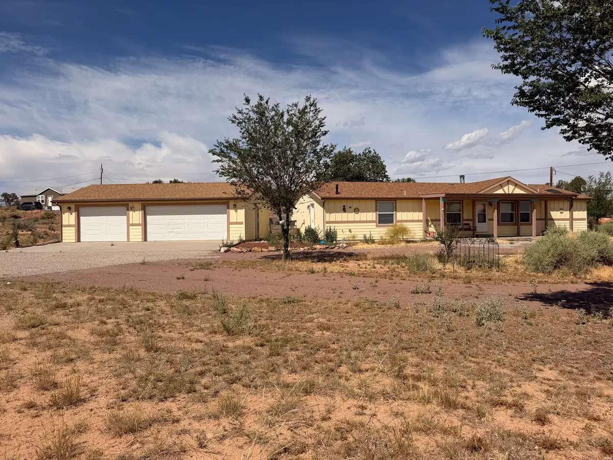 108 Crestview Rd, Gallup, NM 87301 - #1
