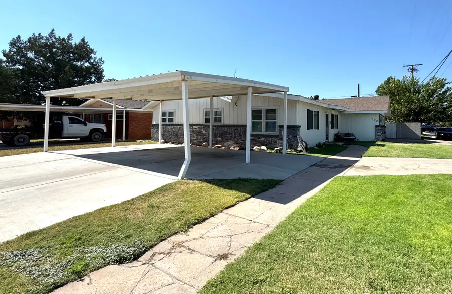 102 W Mesa Dr, Hobbs, NM 88240 - #2