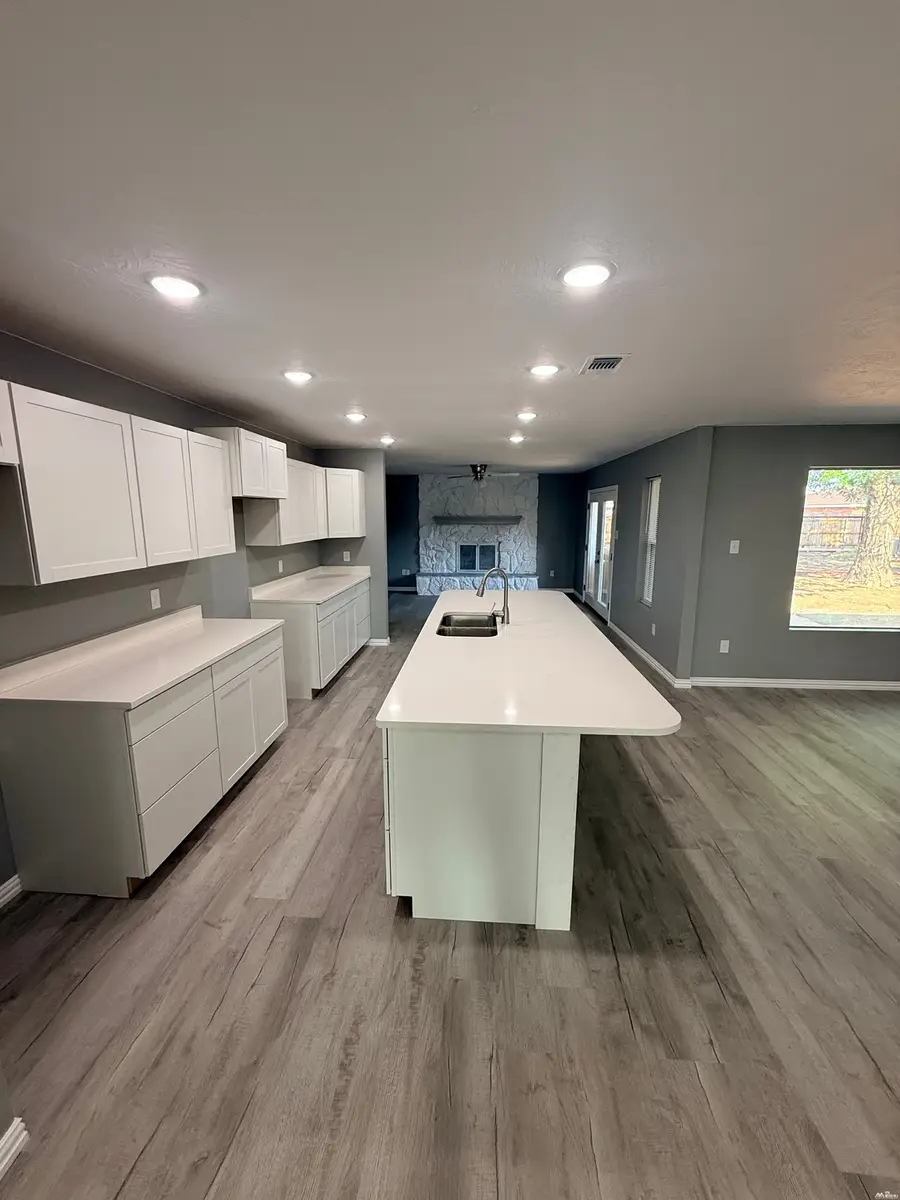 2405 Howard Cowper, Clovis, NM 88101 - #3