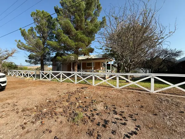 557 Elenora St, Hillsboro, NM 88042