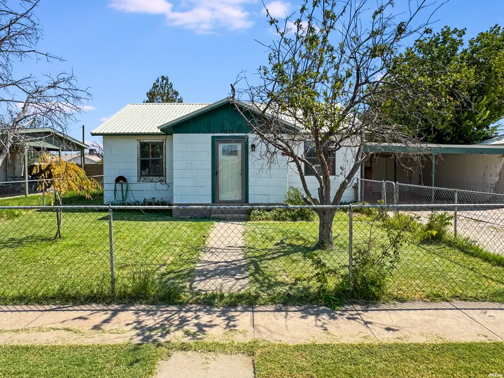615 W E Ave, Lovington, NM 88260 - #1