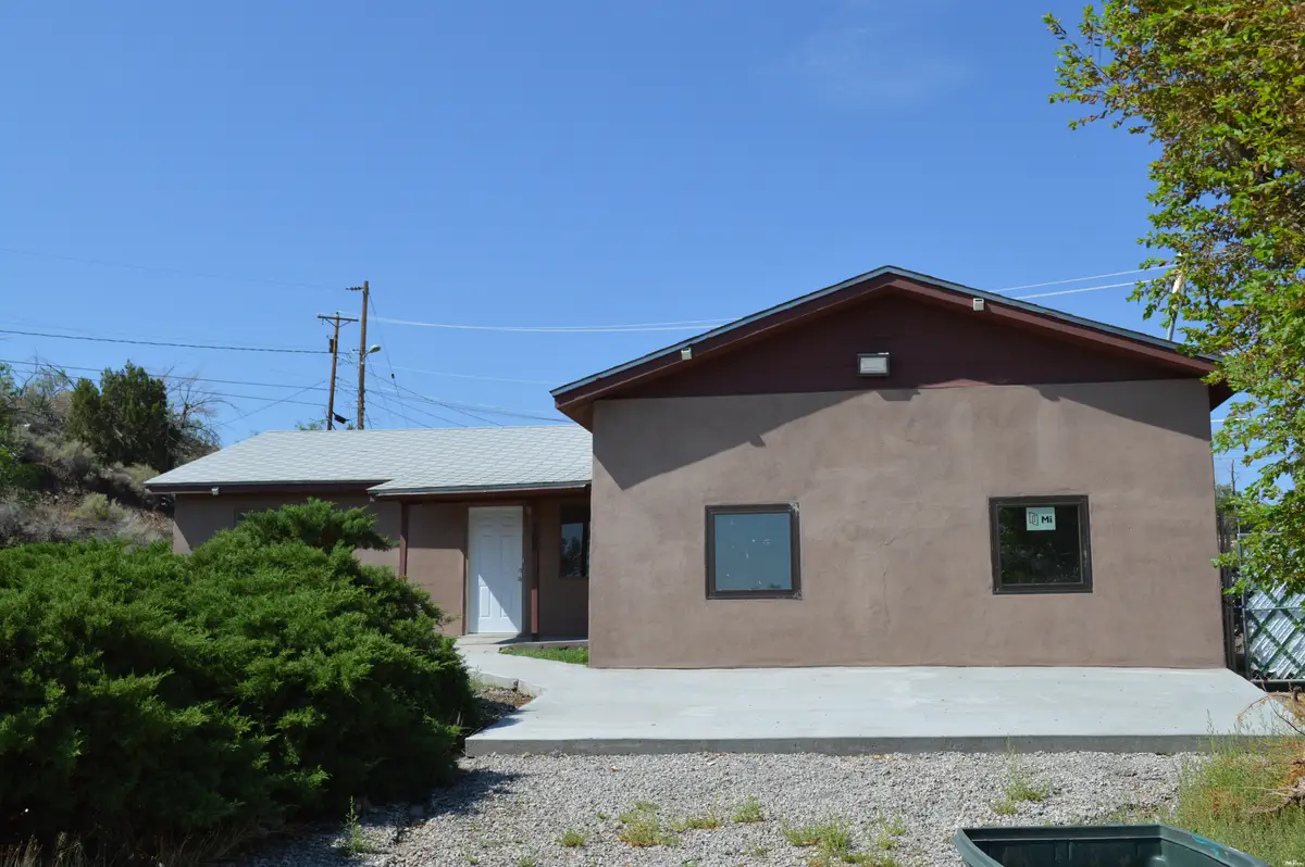 305 Donna Jean Dr, Gallup, NM 87301 - #1