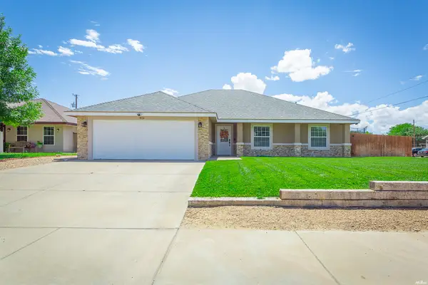 1034 Heather Dr, Roswell, NM 88203