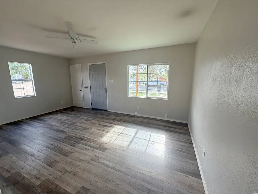 1615 N Ohio Ave, Roswell, NM 88201 - #3
