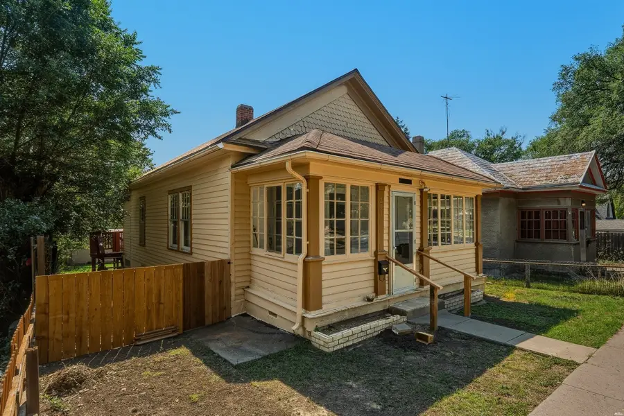 211 South 6th St, Raton, NM 87740 - #2