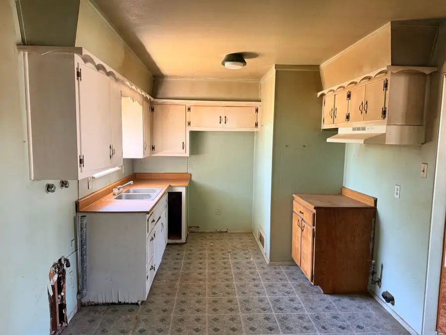 1013 Cypress, Clovis, NM 88101 - #3