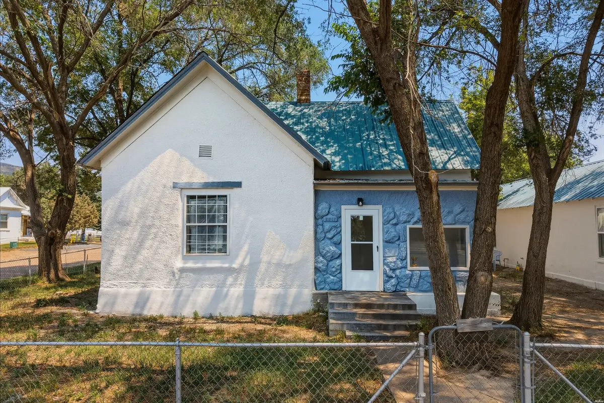 204 Sugarite Ave, Raton, NM 87740 - #1