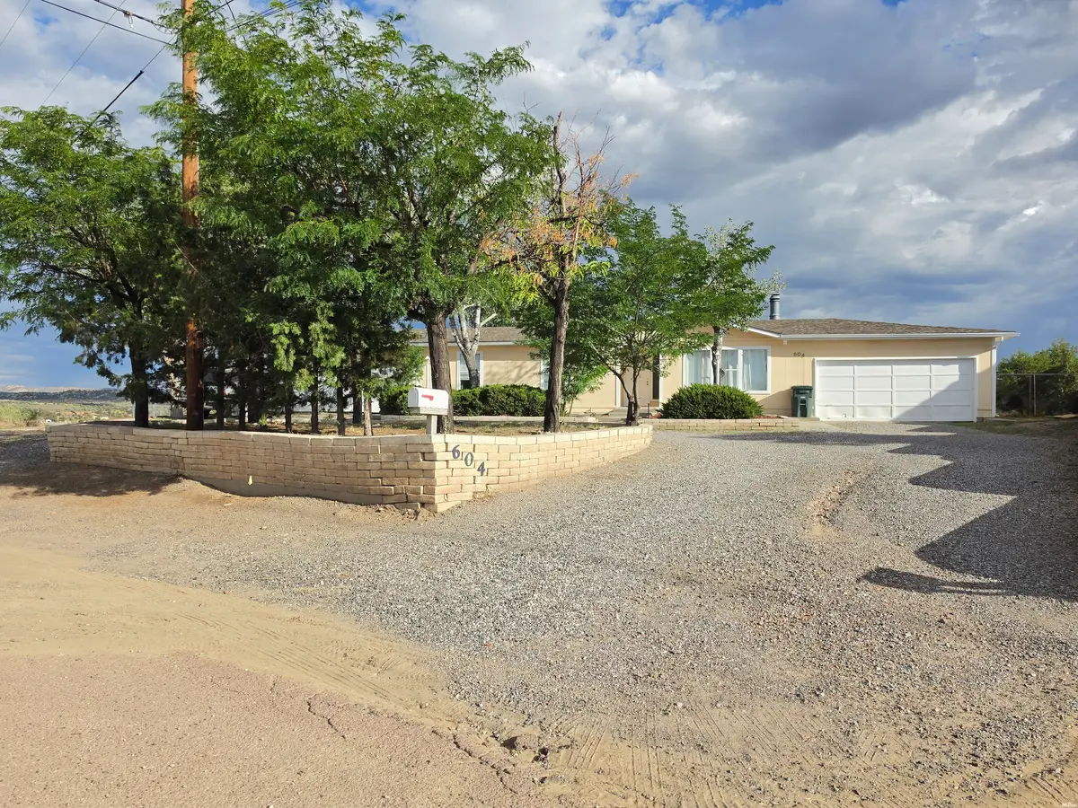 604 Zorena Ave, Gallup, NM 87301 - #1