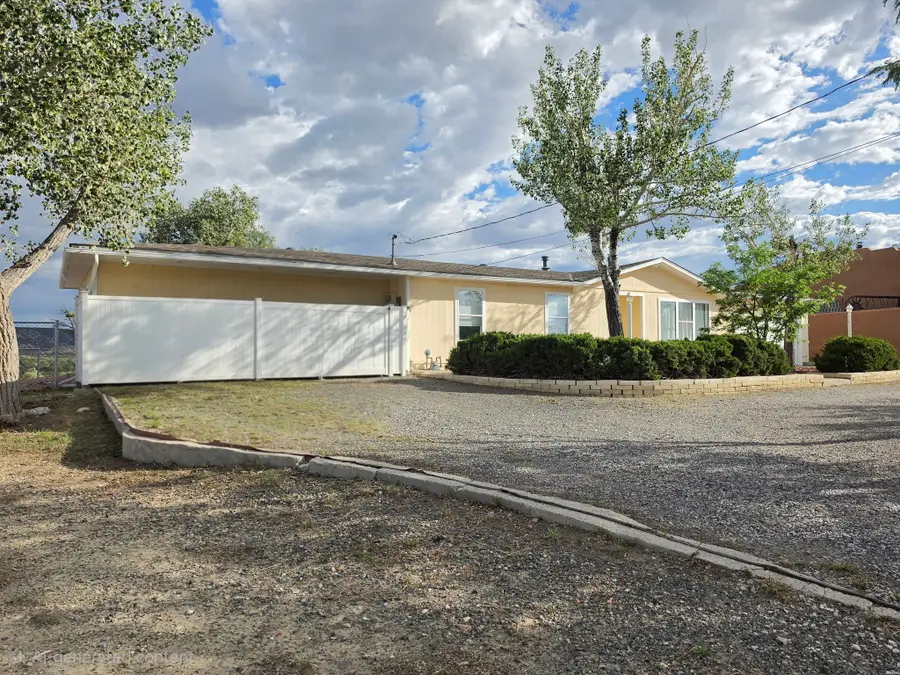 604 Zorena Ave, Gallup, NM 87301 - #2