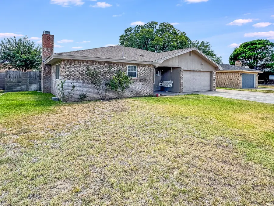 521 E Aspen St, Hobbs, NM 88240 - #2