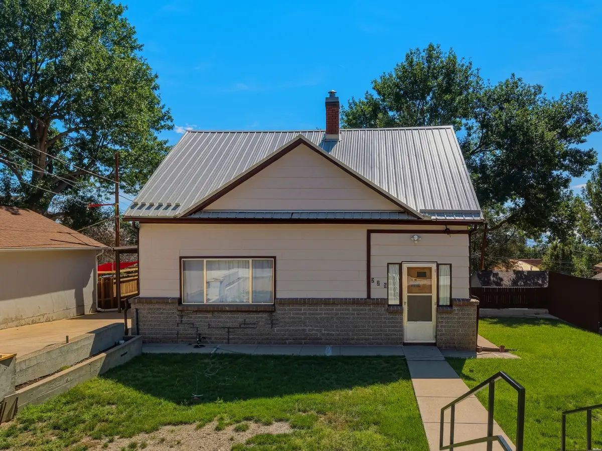 225 S 7th St, Raton, NM 87740 - #1