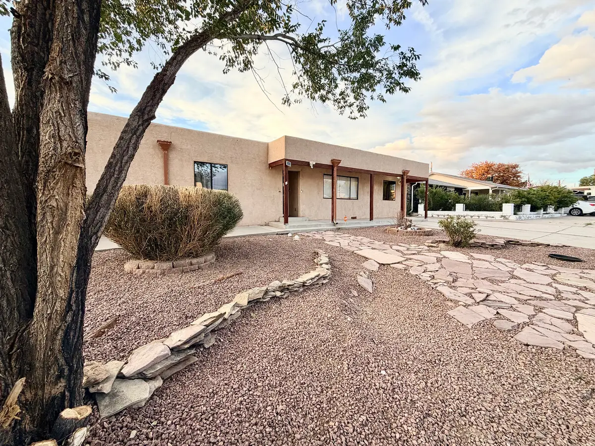 1726 Camino Del Sol Dr, Gallup, NM 87301 - #1