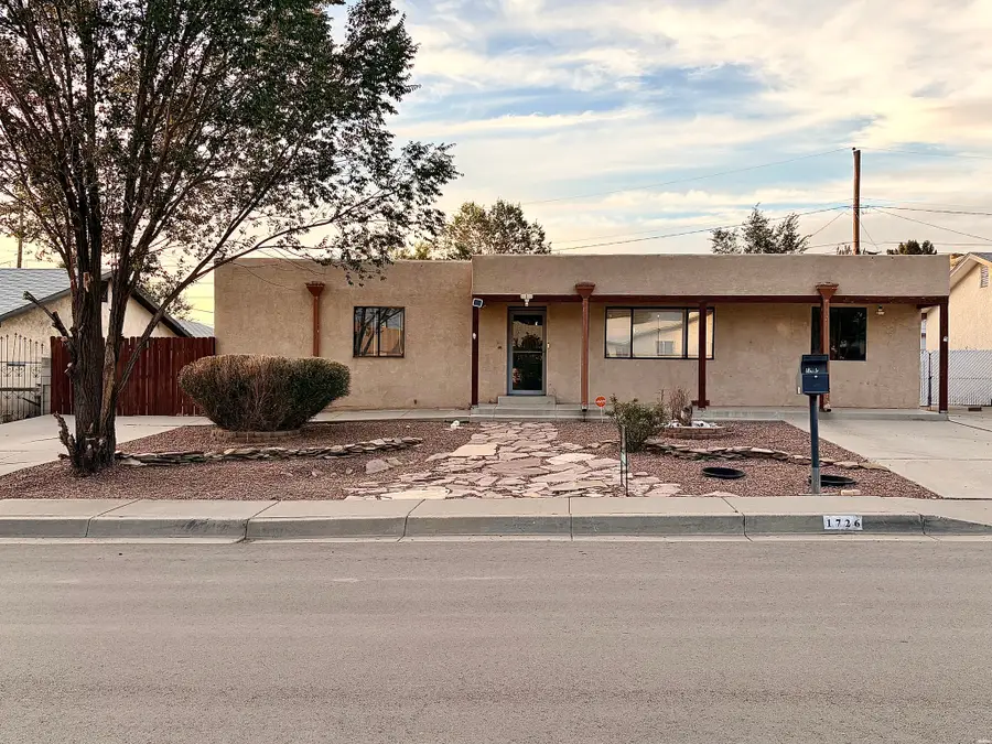 1726 Camino Del Sol Dr, Gallup, NM 87301 - #2