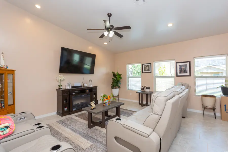 2518 W Mann Ave, Artesia, NM 88210 - #3