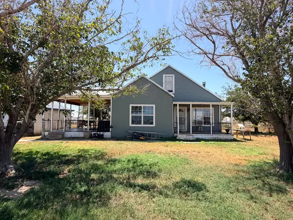 1903 Tower Dr, Carlsbad, NM 88220