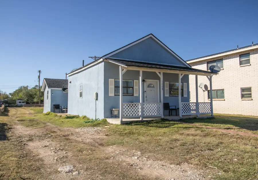 1408 S Avenue E, Portales, NM 88130 - #3