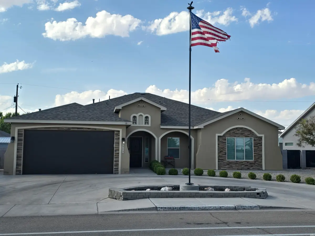 1517 W Mahone Dr, Artesia, NM 88210 - #1
