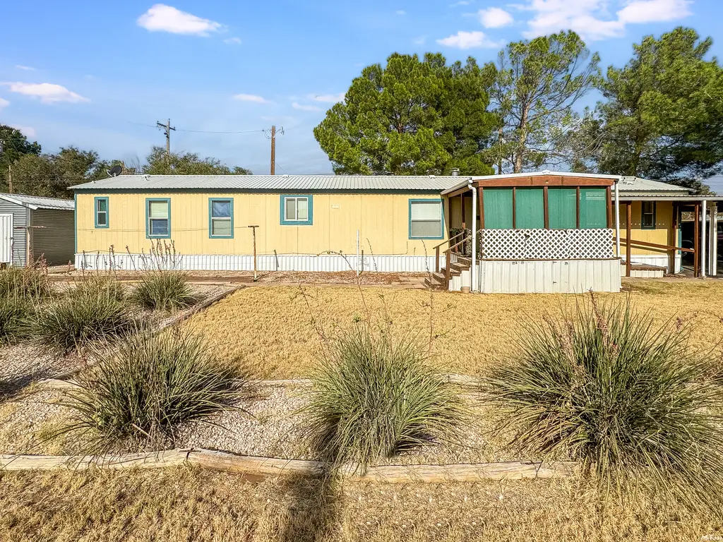 214 E Avenue J, Lovington, NM 88260 - #1