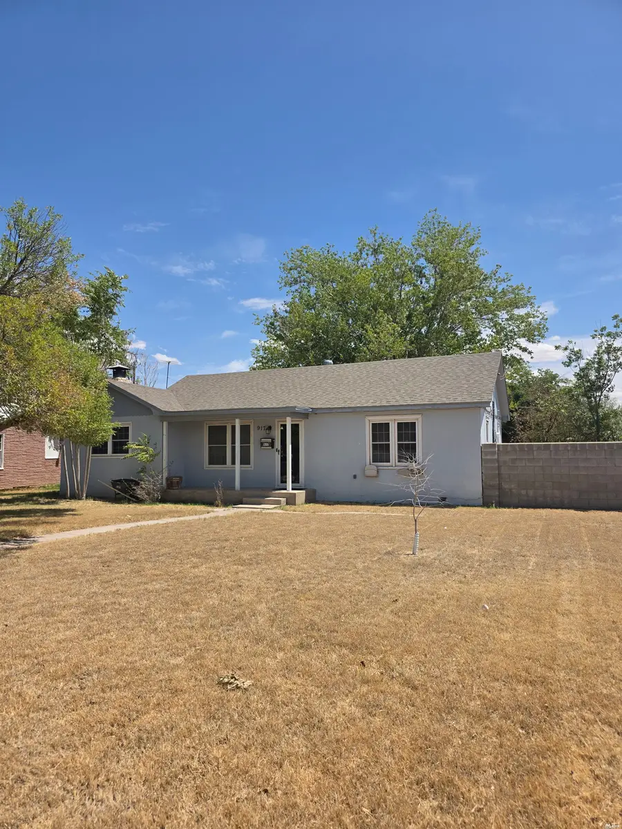 917 S 6th St, Artesia, NM 88210 - #2
