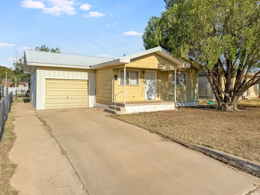 409 N Coleman St, Hobbs, NM 88240 - #1