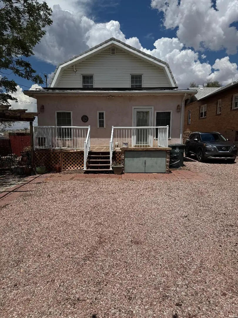 108 E Hill Ave, Gallup, NM 87301 - #2