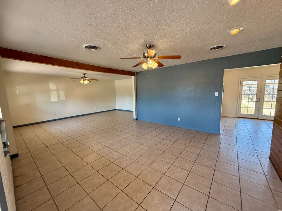 212 Circle Dr, Clovis, NM 88101 - #3