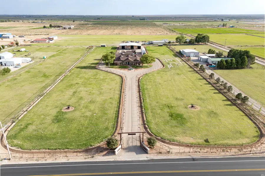 2319 E Derrick, Carlsbad, NM 88220 - #2