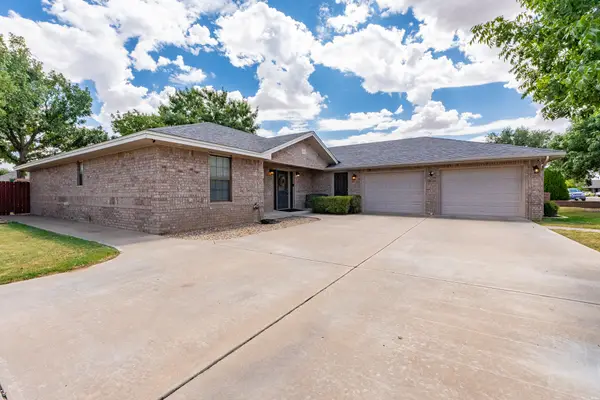 1303 Oakwood Circle, Portales, NM 88130