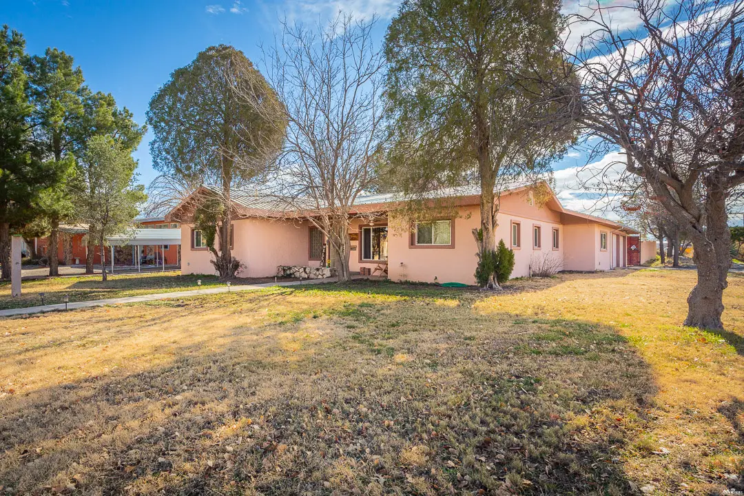 1614 W 3rd St, Roswell, NM 88201 - #1