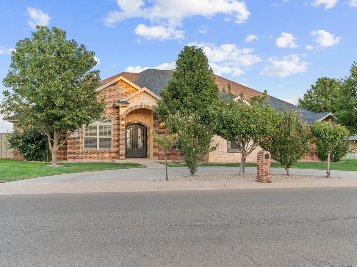 3801 Woodlark, Clovis, NM 88101 - #1