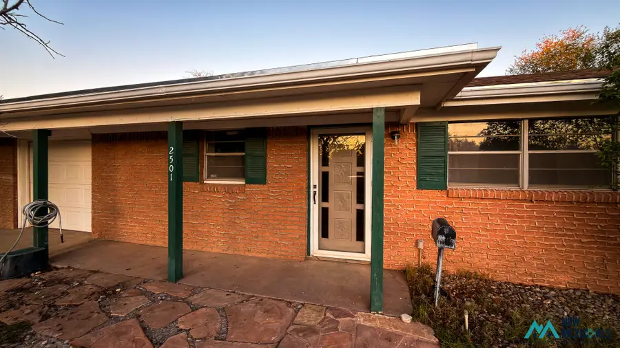 2501 Baylor, Roswell, NM 88203 - #2