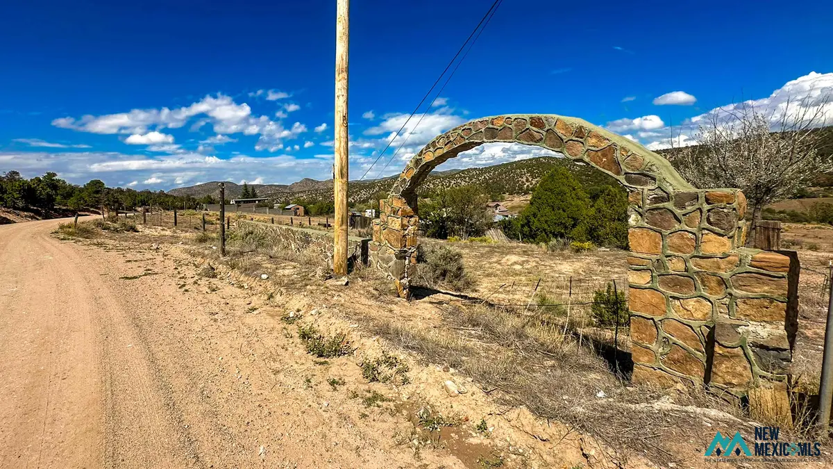 580 A County Rd 69, Dixon, NM 87527 - #1