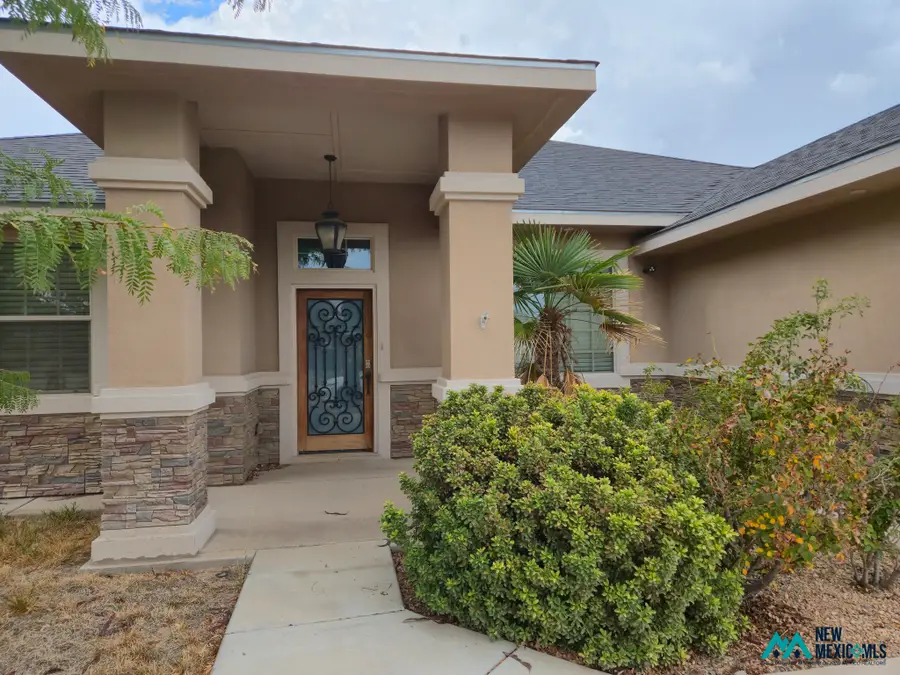 1103 E La Paloma Ln, Roswell, NM 88201 - #3
