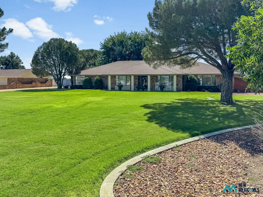 1203 W College Ln, Hobbs, NM 88242 - #2