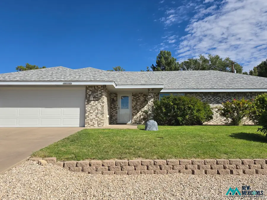 3307 Riverside Dr, Roswell, NM 88201 - #3