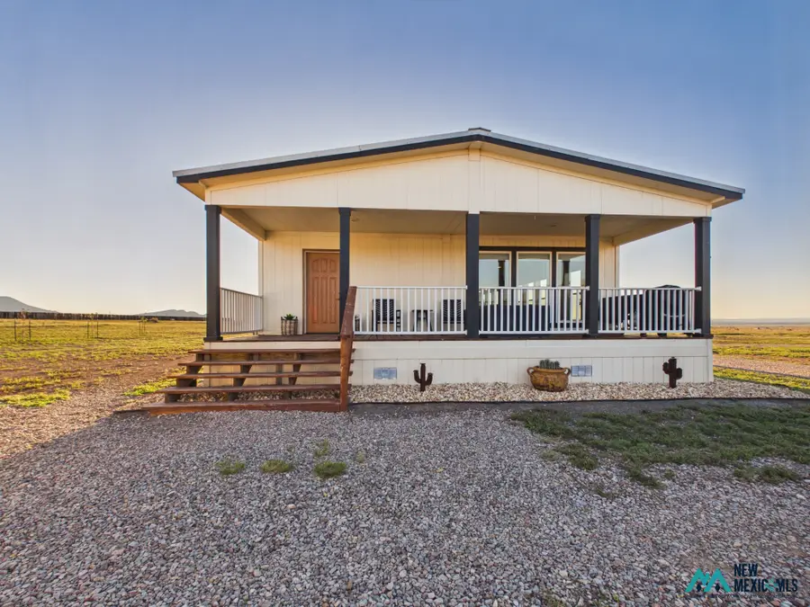 104 Six Shooter Ct, Carrizozo, NM 88301 - #2