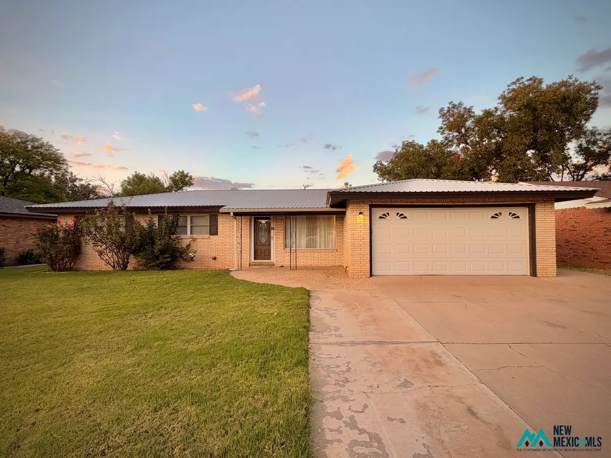 220 St Anne Pl, Hobbs, NM 88240 - #1
