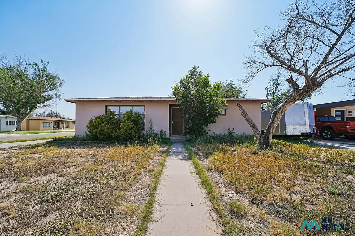418 N Oak St, Carlsbad, NM 88220 - #1