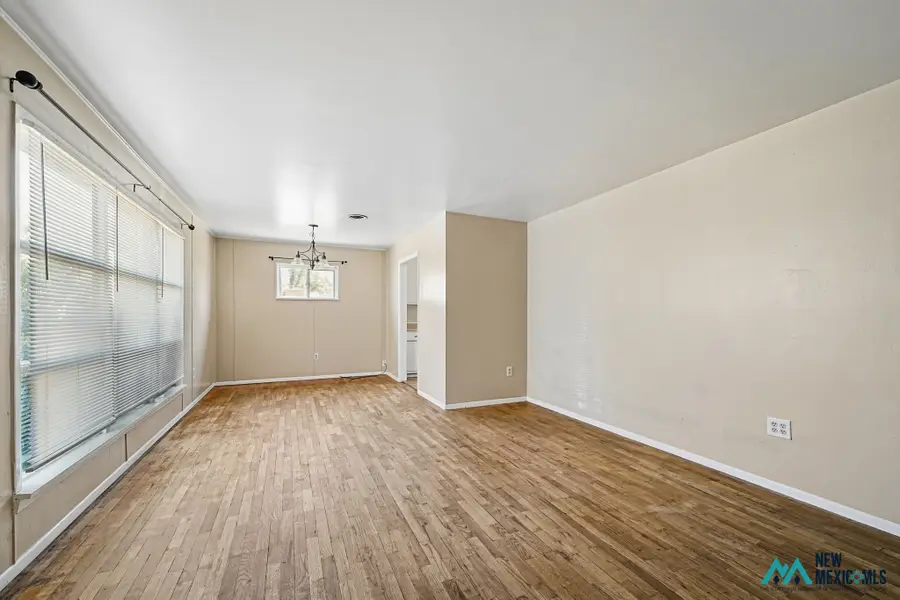 418 N Oak St, Carlsbad, NM 88220 - #2