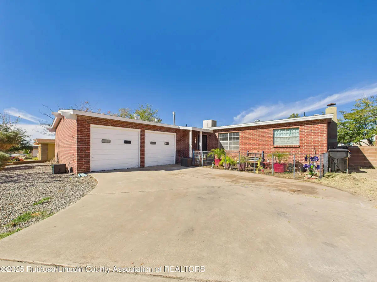 2511 Eastridge Drive, Alamogordo, NM 88310 - Image #1