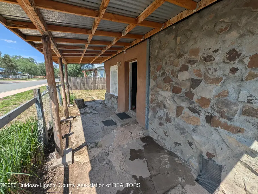 311 S Nogal Avenue, Capitan, NM 88316 - #2