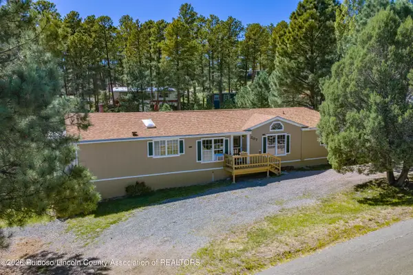 207 Del Norte Drive, Ruidoso, NM 88345
