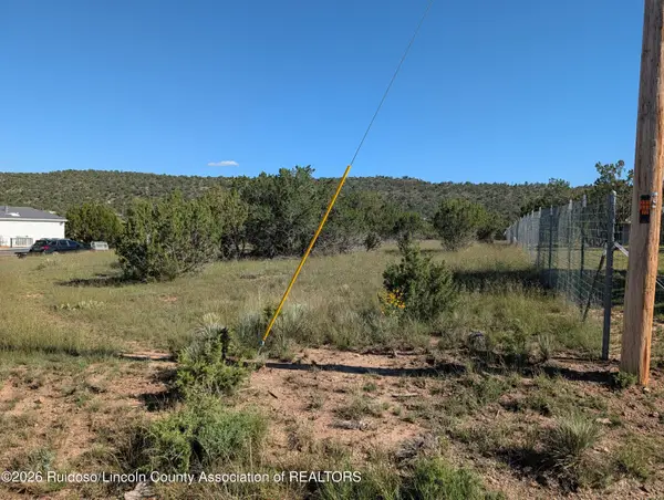 L7 W Deer Trail, Capitan, NM 88316